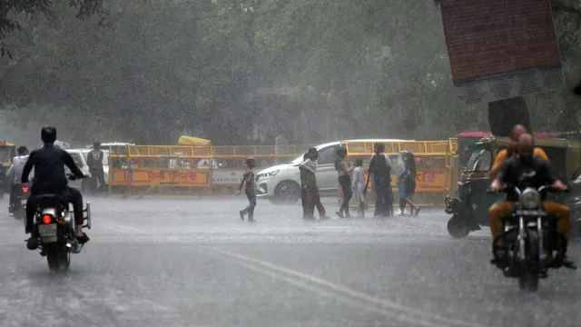 delhi-weather-news-delhi-rain-prediction-delhi-temperature-imd-orange-alert-imd-weather-forecast-delhi-rain-casualties-latest-updates